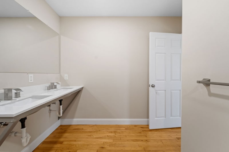 Building Photo - 33 Court St