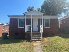 Building Photo - Affordable 2 Bedroom Home in Druid Hills!