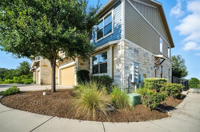 Building Photo - 516 E Slaughter Ln