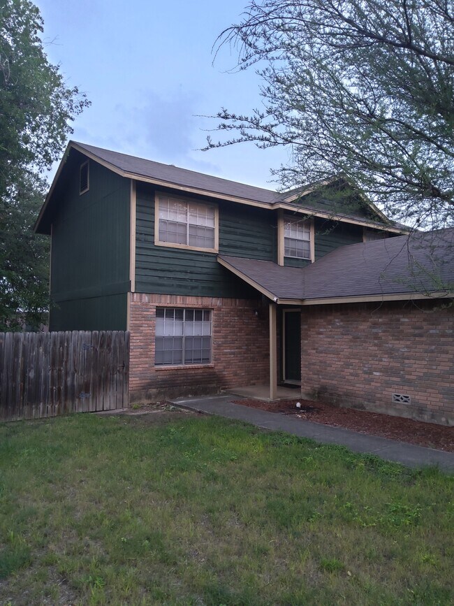 Primary Photo - 5604 Rose Dawn