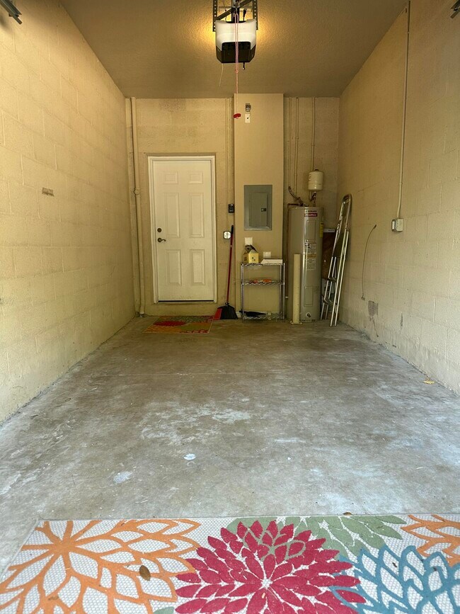 Building Photo - 3041 SE Lexington Lakes Dr