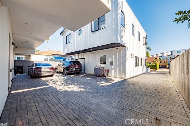 Building Photo - 3143 S Halm Ave