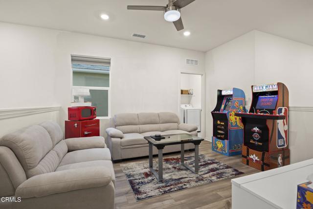 Building Photo - 553 Limoneira Ln