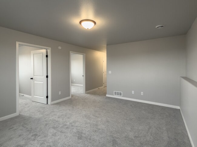 Building Photo - 3719 33rd St S