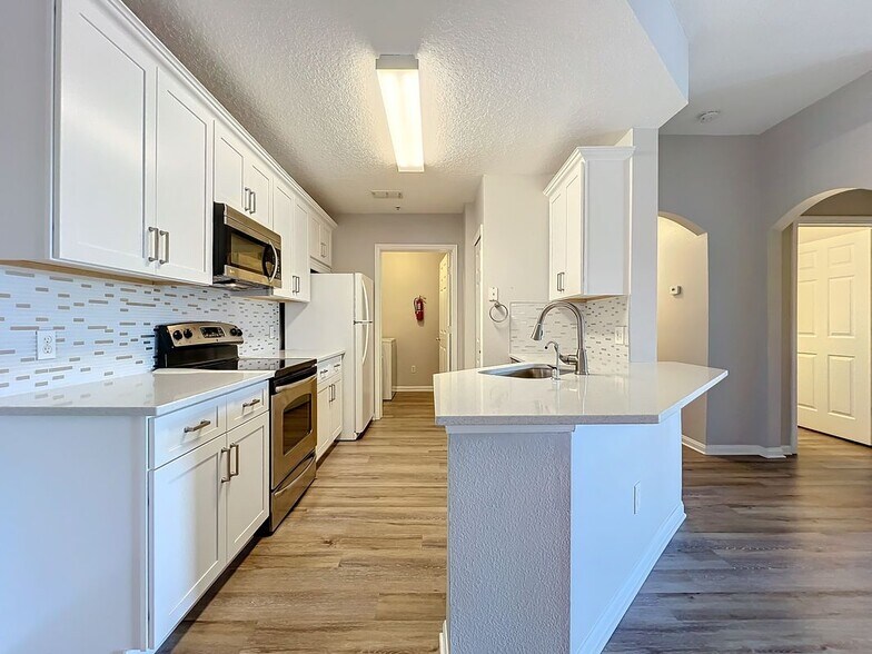 Building Photo - 6572 Swissco Dr