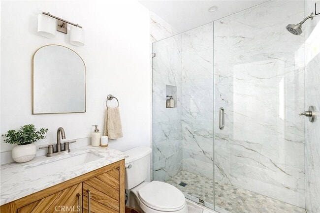 Building Photo - 7046 White Oak Ave