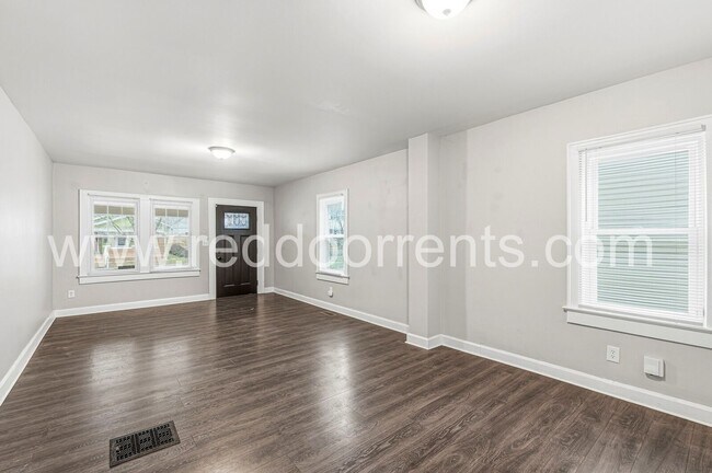 Building Photo - Spacious and Convenient 3-Bedroom Home in Indianapolis