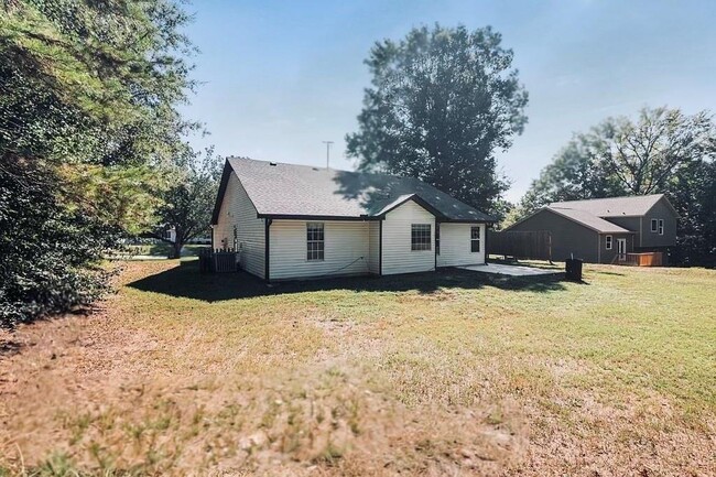 Building Photo - 510 Mountainview Dr