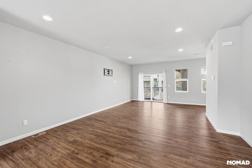 Building Photo - 11250 Florence St