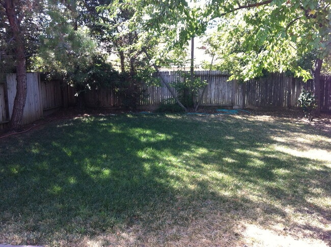 Building Photo - 3 Bedroom 2 Bath Home in Mace Ranch