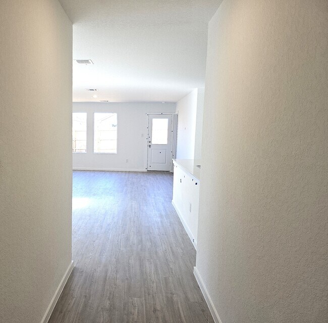 Building Photo - 9144 Luciano Pl