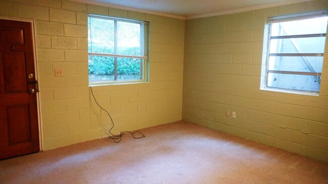 Building Photo - Spacious 1BR with Private Study – Minutes from UNC