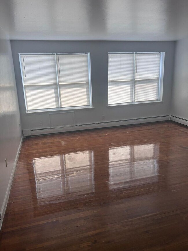 Interior Photo - Fernwood Gardens