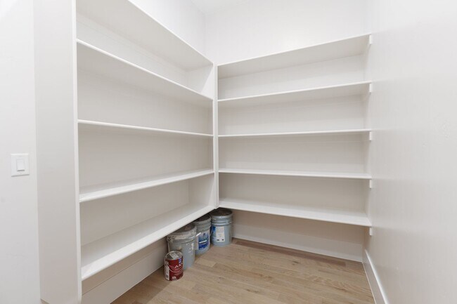 Building Photo - 2926 Naboo Ln