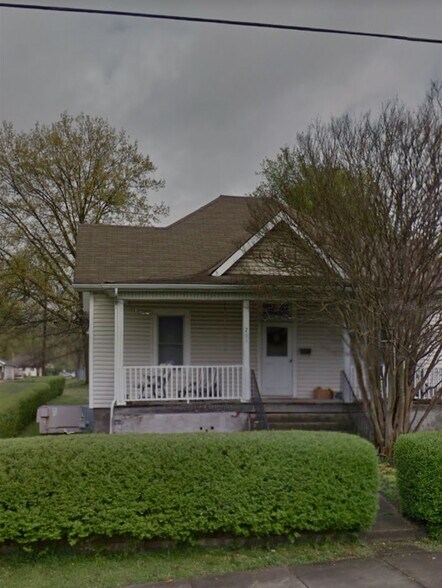 Primary Photo - 201 E Caldwell Ave