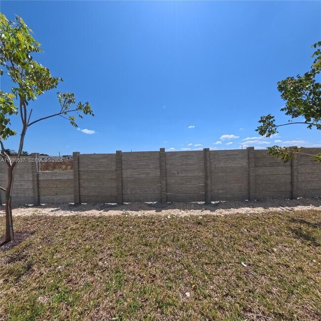 Building Photo - 1374 NW 1st St