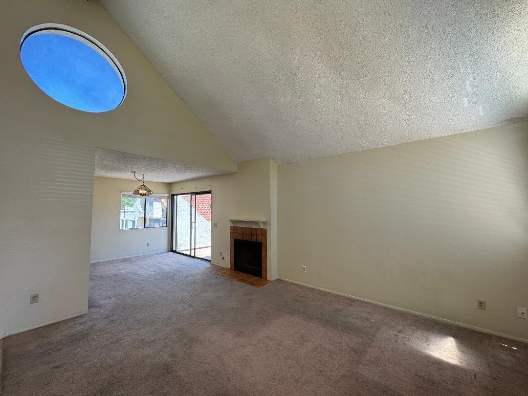 Building Photo - 351 N Melrose Dr