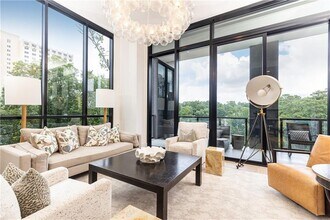 Building Photo - 2425 Peachtree Rd NE