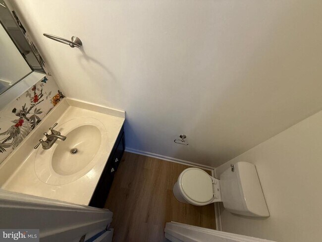 Building Photo - 10500 Boxmeer Ct