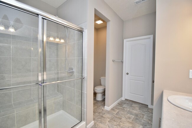 Building Photo - 1601 Ashbury Ct