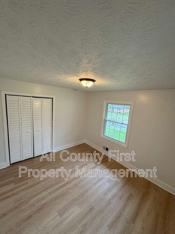 Building Photo - 2884 Reveille Cir