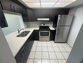 Building Photo - 1101 Crystal Lake Dr