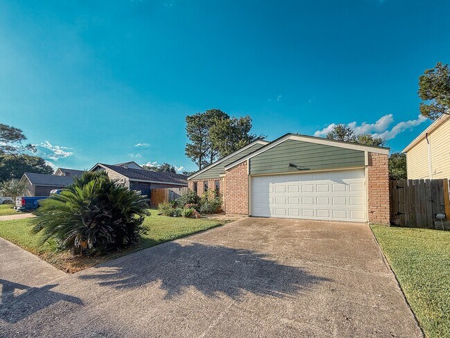 Building Photo - 3306 Hunterwood Dr