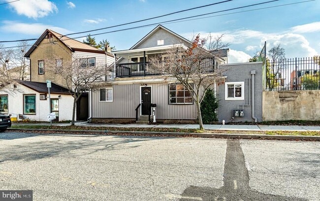 Building Photo - 222 3rd Ave