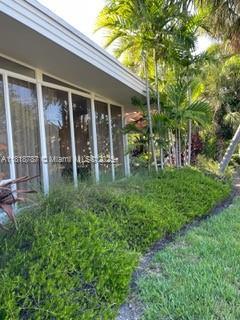 Building Photo - 9740 E Broadview Dr