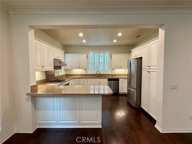 Building Photo - 310 Bronze