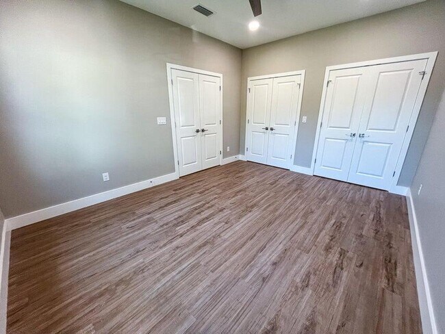 Building Photo - 2885 Leah's Ln