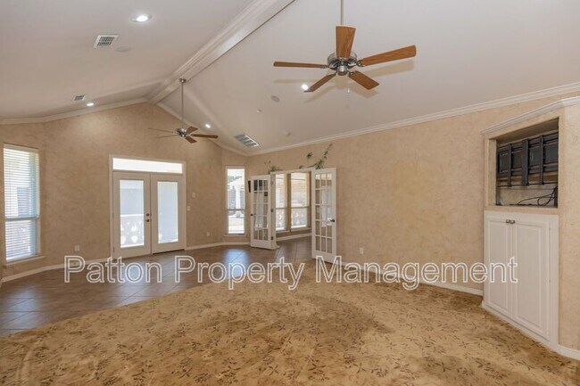 Building Photo - 6910 Logan Pl