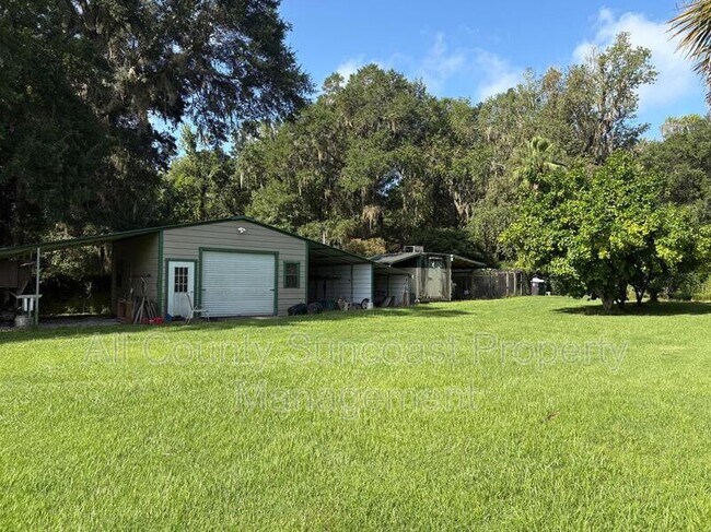 Building Photo - 2600 Lucerne Dr