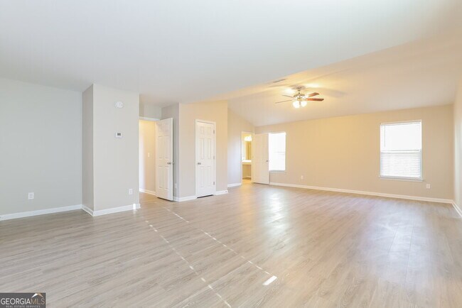 Building Photo - 675 Moonlight Way