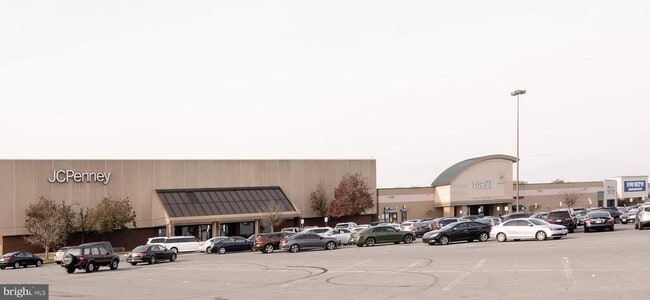 Building Photo - 7147 Donnell Pl