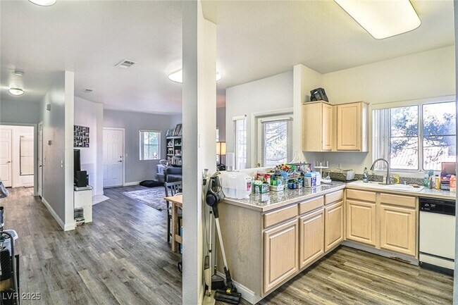 Building Photo - 5250 S Rainbow Blvd