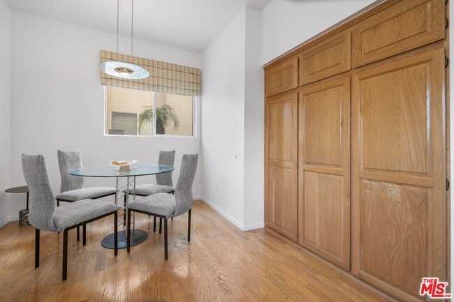 Building Photo - 916 15th St