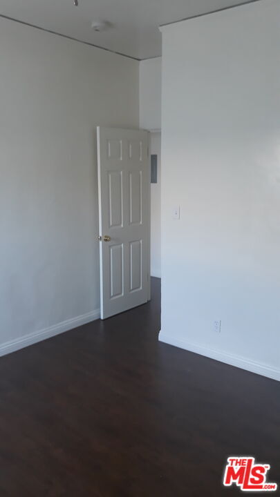 Building Photo - 5017 S Crenshaw Blvd