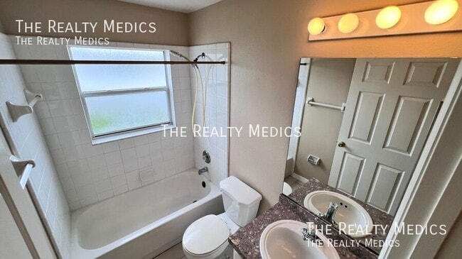 Building Photo - 1107 Isadore Dr