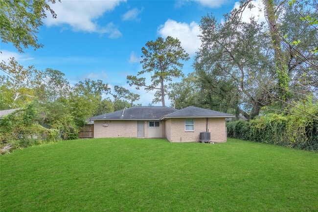 Building Photo - 2802 Greenbriar St