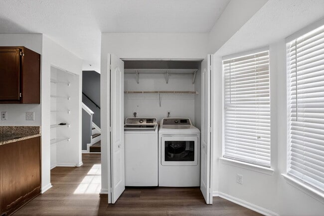 Building Photo - 45249 Woodstown Way