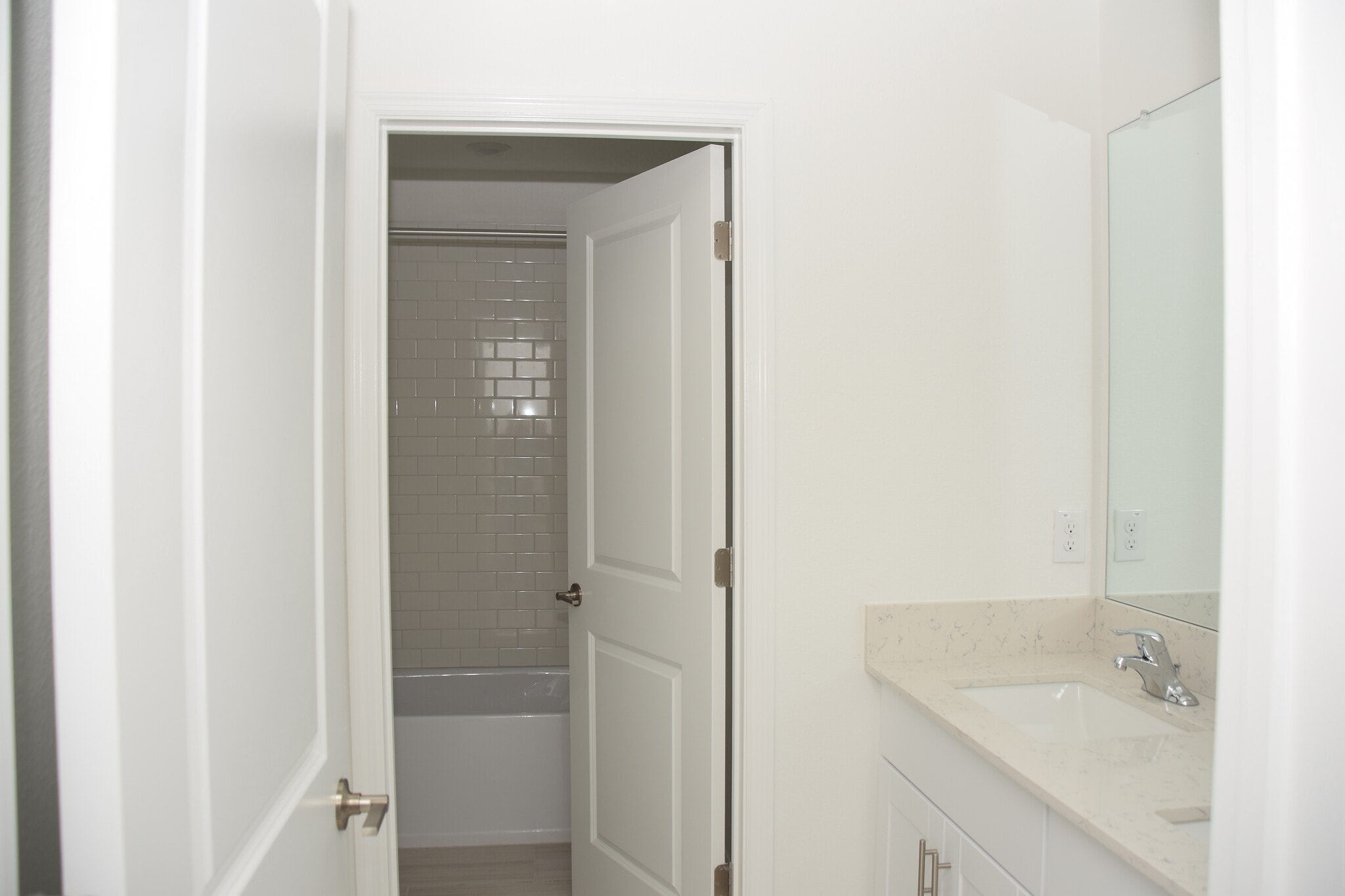 Upstairs bathroom - 2505 Leonia Ln