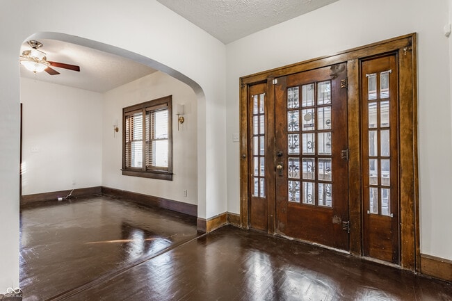 Building Photo - 1235 Tecumseh St