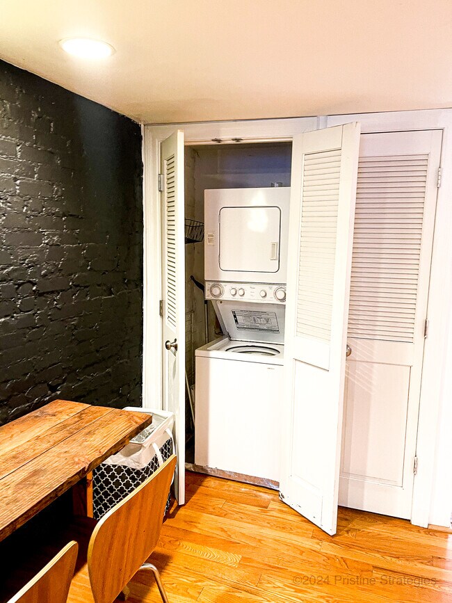 Building Photo - 8 N Boyle Ave