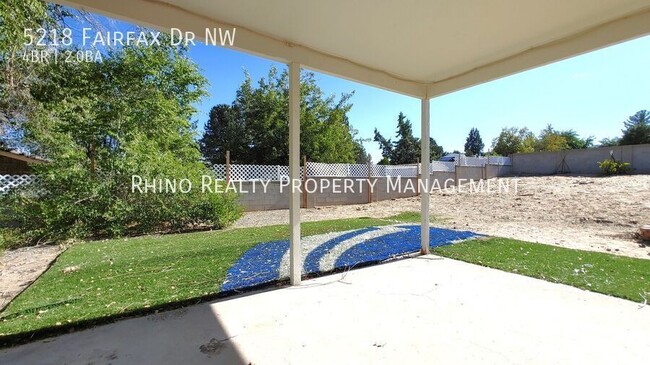 Building Photo - Large 4 Bedroom 2 Bathroom Home In NW Abq!