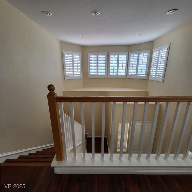 Building Photo - 9957 Ridgehaven Ave