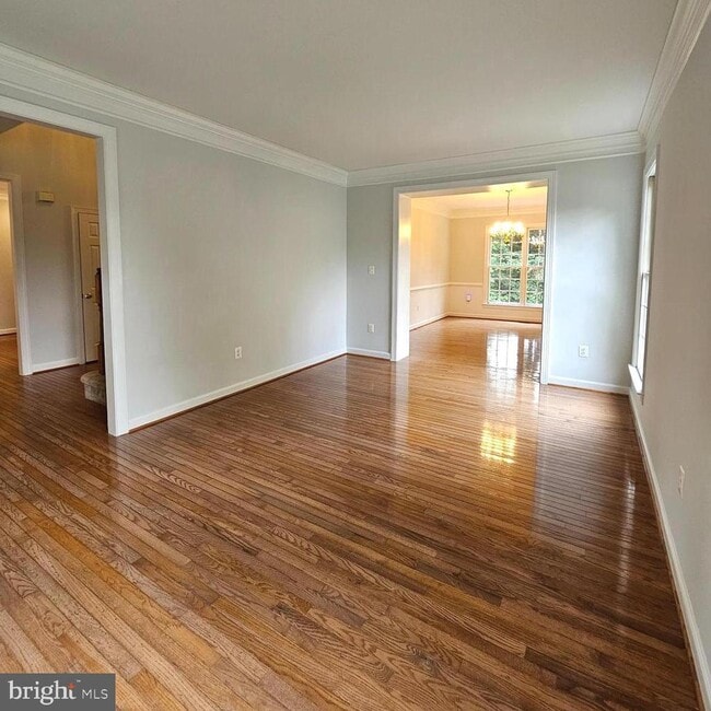 Building Photo - 5267 Tractor Ln