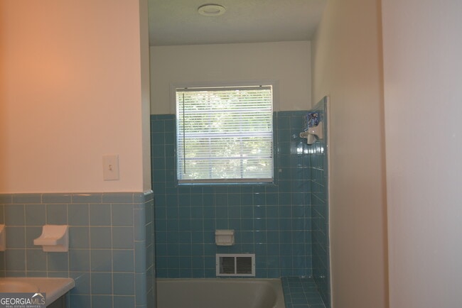 Building Photo - 354 Roy Huie Rd