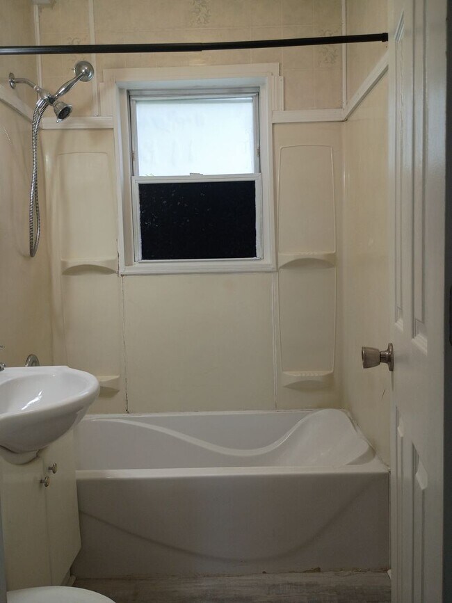 Building Photo - 2815-2815 1/2 S Pershing Dr