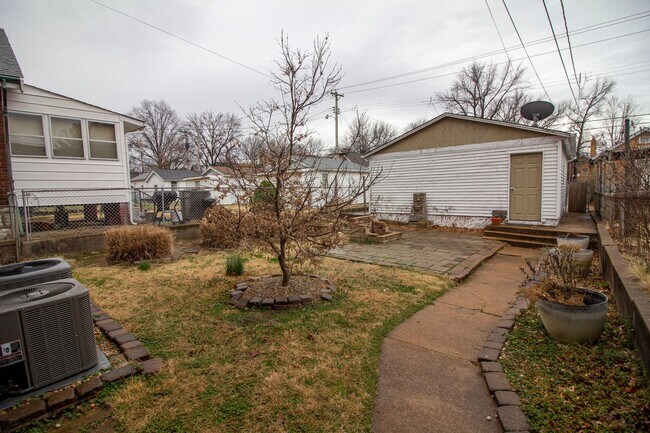 Building Photo - 5614 Delor St